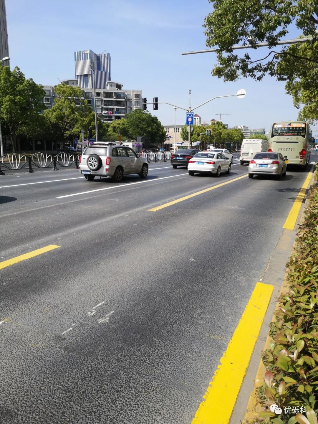 浦东南路十字路口半柔性路面 工程实景